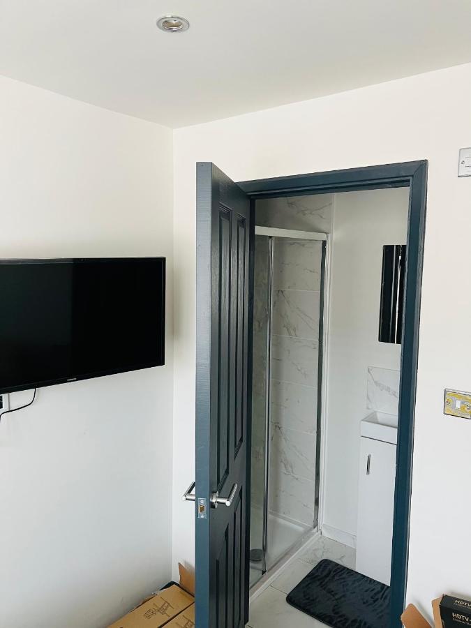 Green Lantern, Private En-Suite Double Bedroom آفلي المظهر الخارجي الصورة