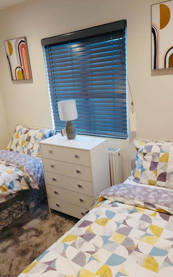 Green Lantern, Private En-Suite Double Bedroom آفلي المظهر الخارجي الصورة