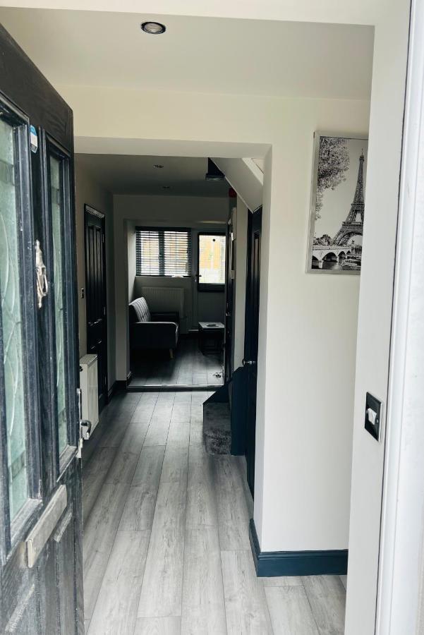 Green Lantern, Private En-Suite Double Bedroom آفلي المظهر الخارجي الصورة